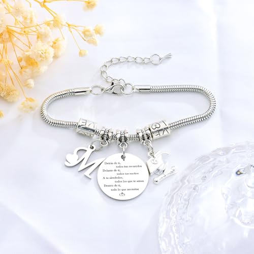 Detalle de Astellea Pulsera con Iniciales Inspiradoras para la Graduación