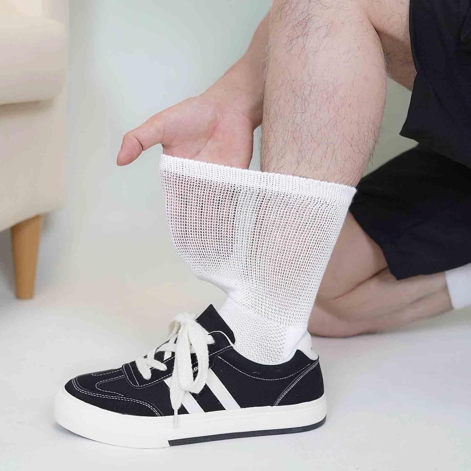 Thumbnail 1 de LOFIR calzini diabetici da uomo in cotone senza cuciture, suola imbottita e fascia extra larga (4 paia) Nero/Bianco/Grigio, taglia 39-50