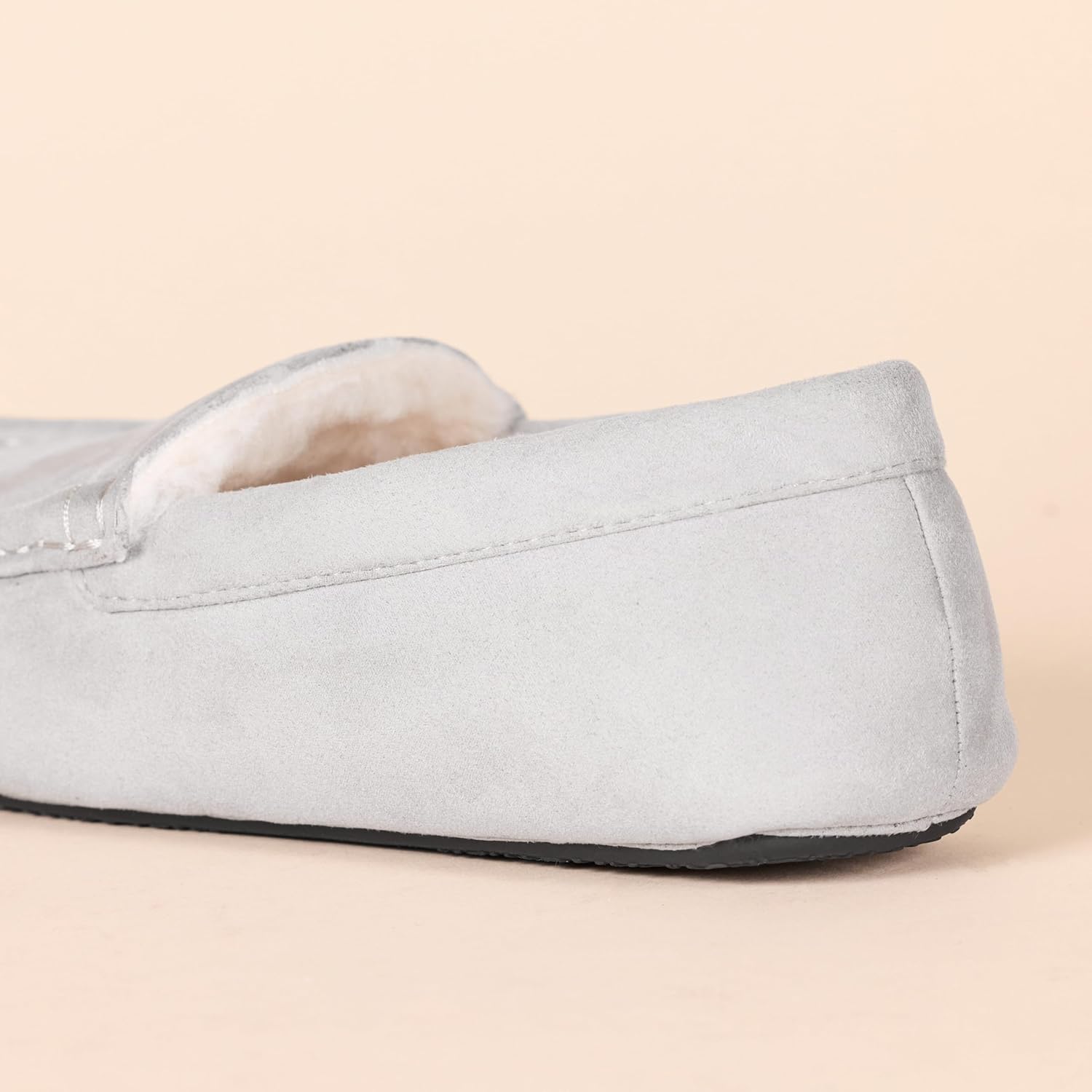 Thumbnail 4 de Amazon Essentials Men’s Moccasin Slippers – cushioned moccasin-style home shoes