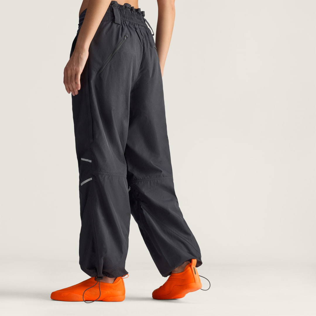 Detalle 2 de Pantalón adidas by Stella McCartney Woven (negro) – colaboración icónica