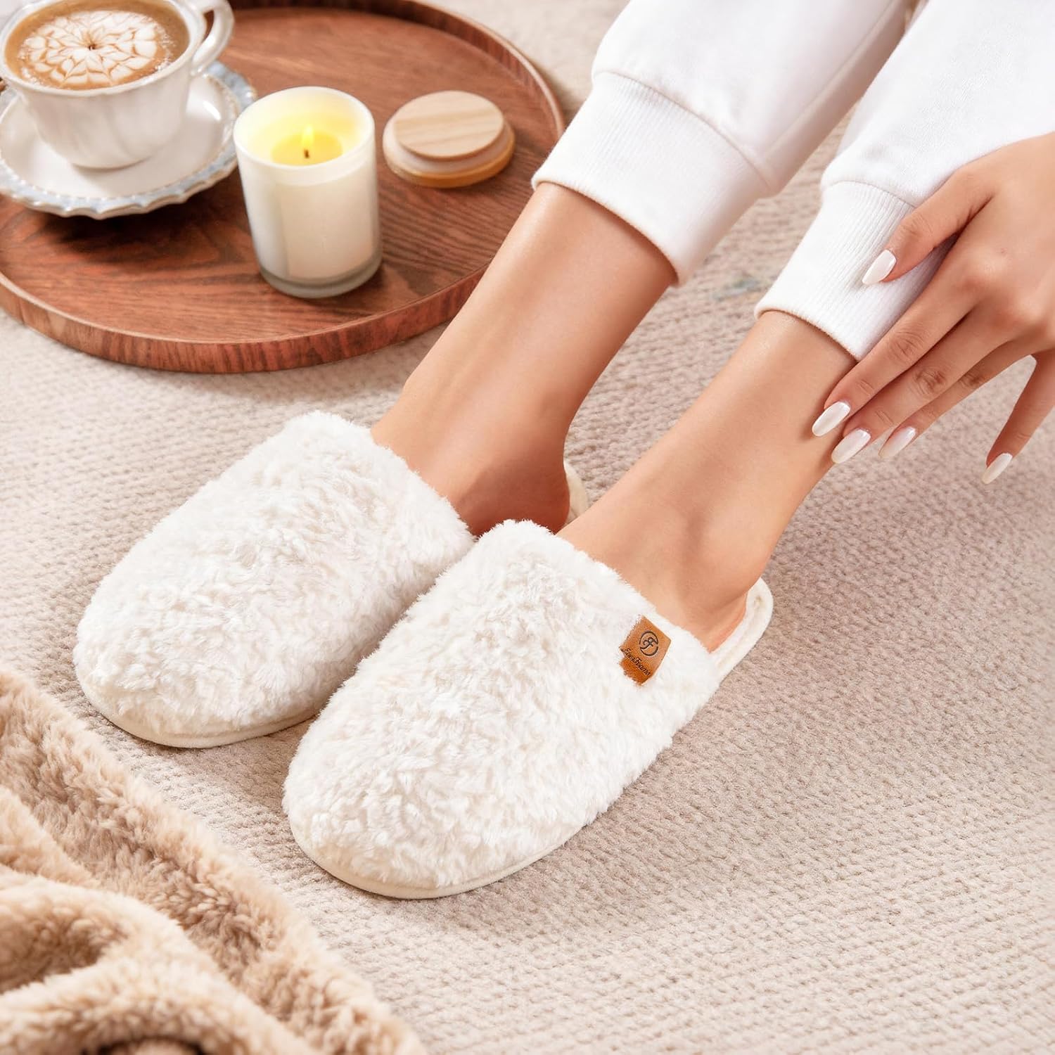Detalle 2 de EverFoams Women's Cosy Alpine Shearling Memory Foam slippers