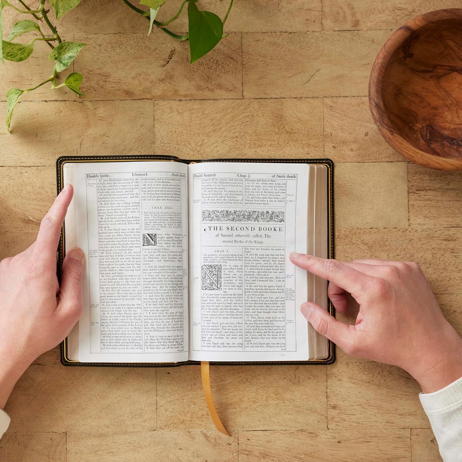 Thumbnail 6 de Thomas Nelson 1611 KJV with Apocrypha – Biblia w brązowej oprawie Leathersoft