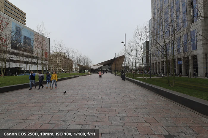 Thumbnail 10 de Canon EF‑S 10‑18 mm f/4.5‑5.6 IS STM Kit 📷