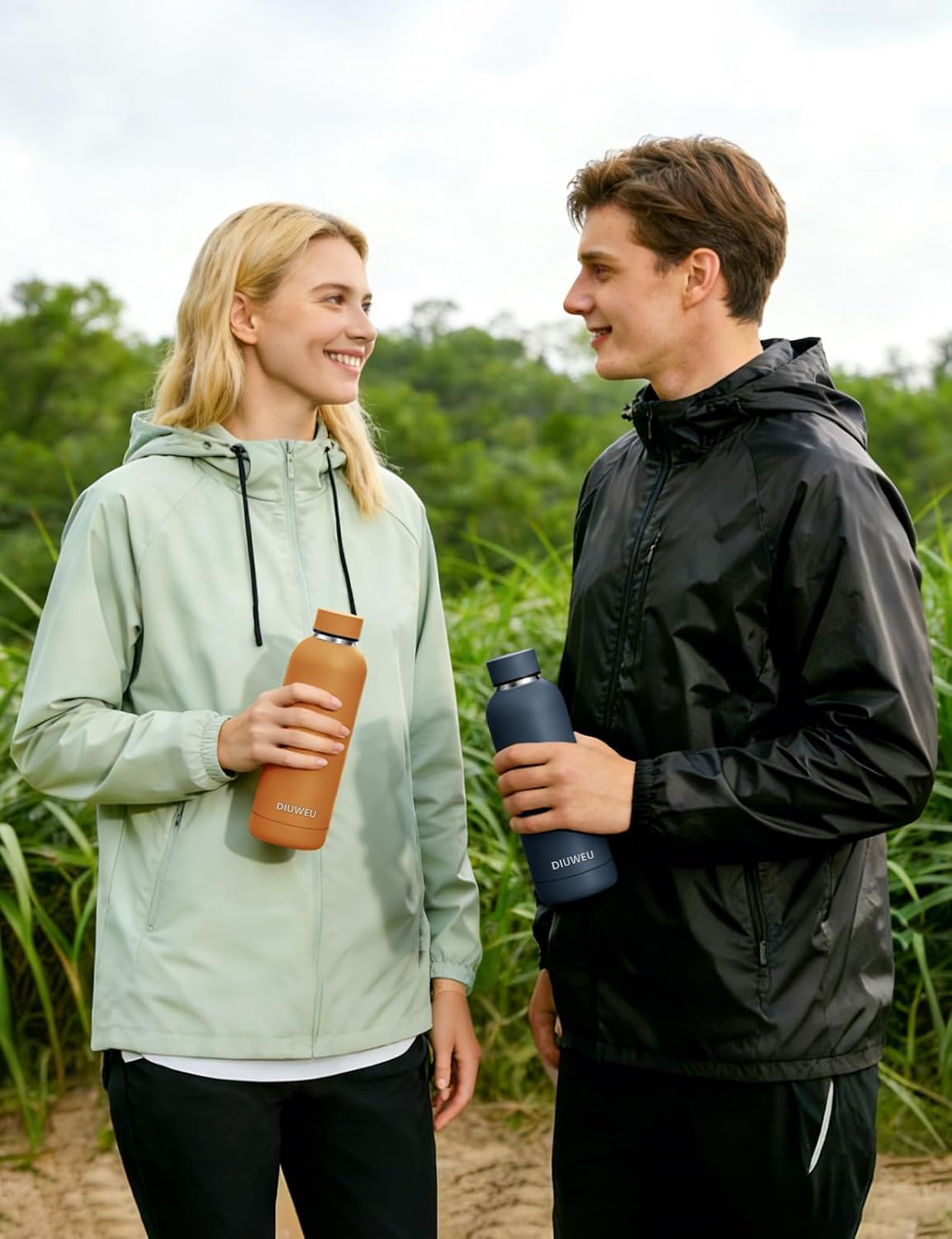 Detalle de DIUWEU Stainless Steel Water Bottle 750ml