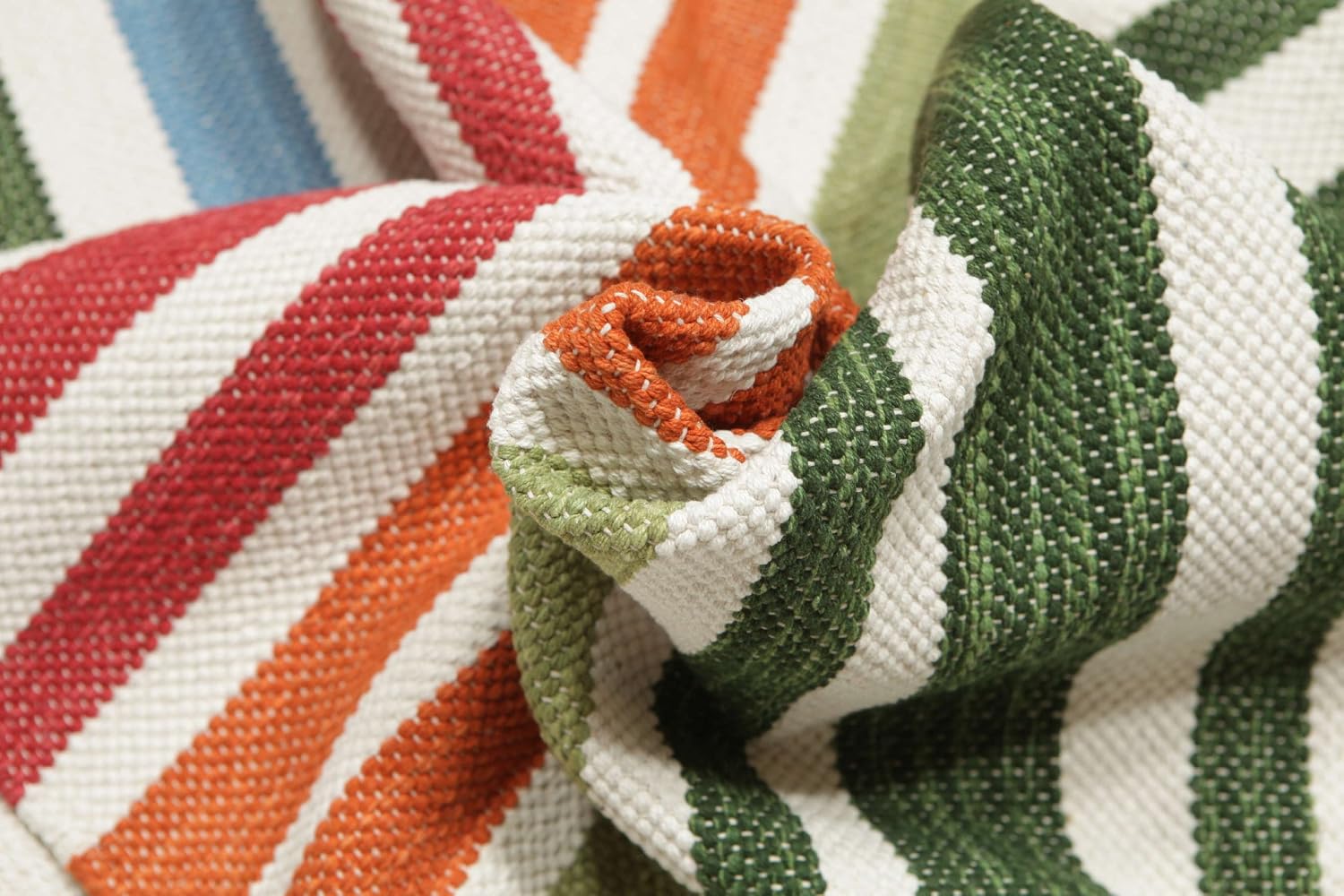 Detalle de RugVista Rainbow Stripe Rug, 140 x 200 cm, Handwoven Cotton, Low Pile