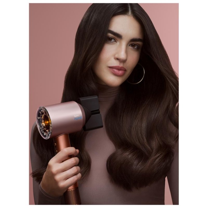 Detalle 2 de Dyson Supersonic Nural Straight+Wavy 1600W: secador iónico con 4 temperaturas y 3 velocidades
