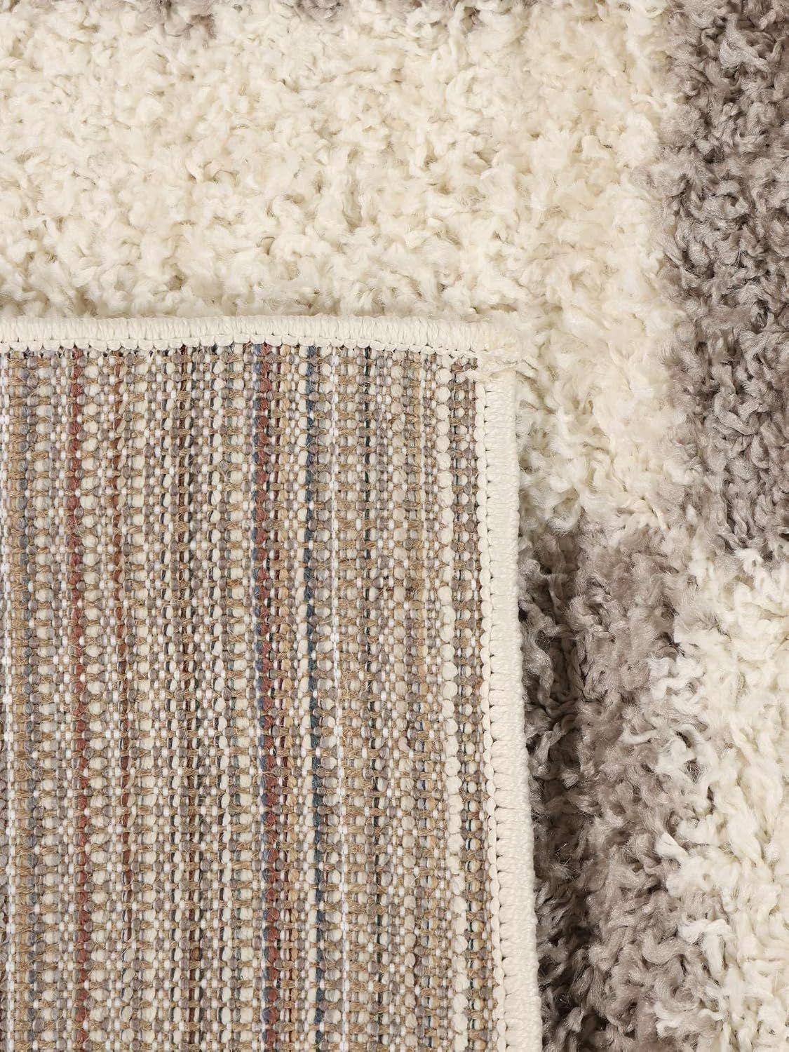 Detalle 2 de RugVista Chessie tapijt 140 x 200 cm, greige/offwhite, middelhoge pool