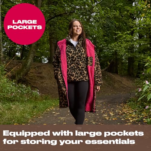 Thumbnail 4 de OHS Women's Changing Robe Jacket, Pink Leopard Print, Waterproof, S/M