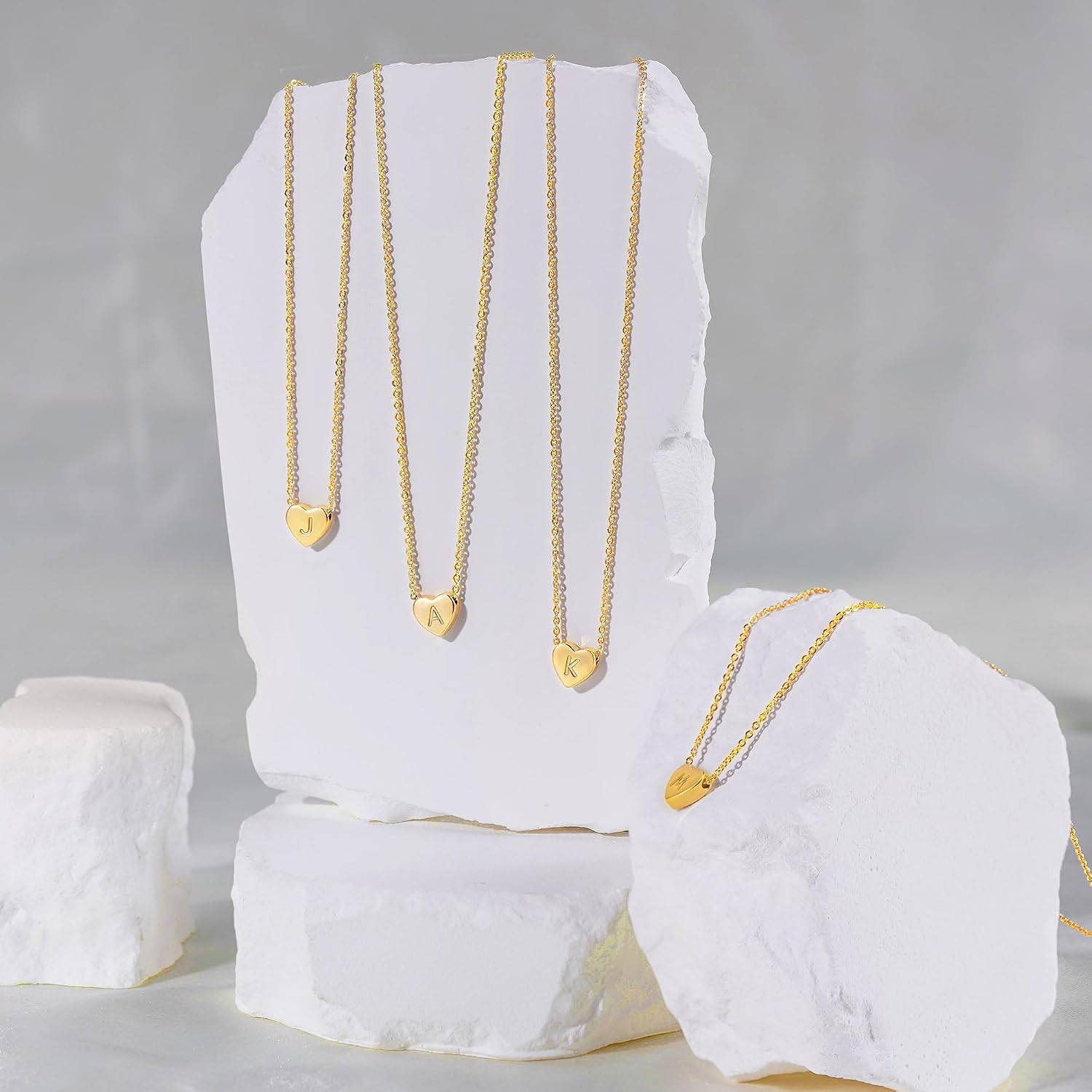Detalle de Turandoss Collana con Iniziale Donna Oro 14K placcato, cuore e lettera personalizzata