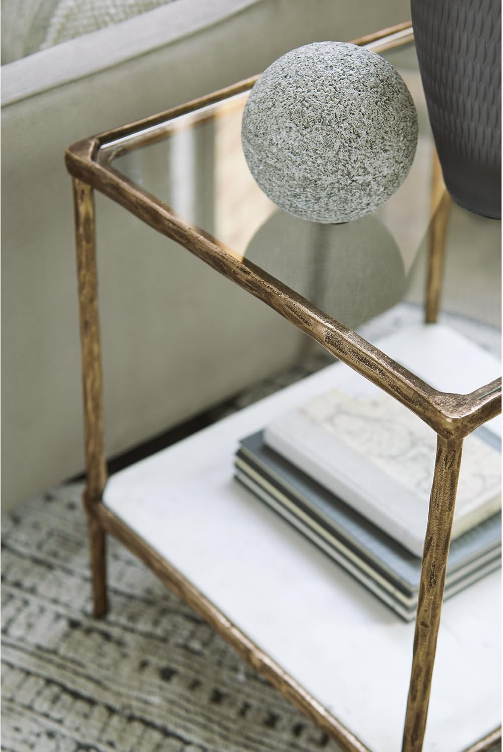 Thumbnail 4 de Ashley Ryandale Accent Table 24.88"