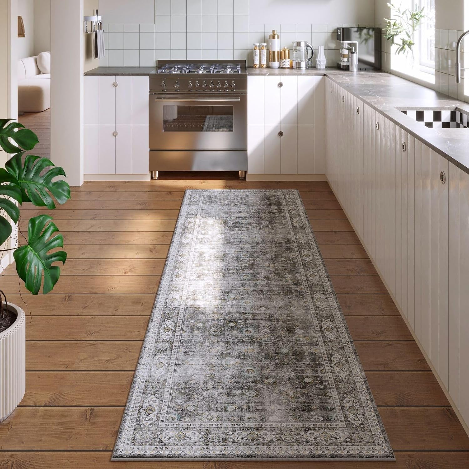 Detalle de Runner Rug 2'6\"x8\" ⚙