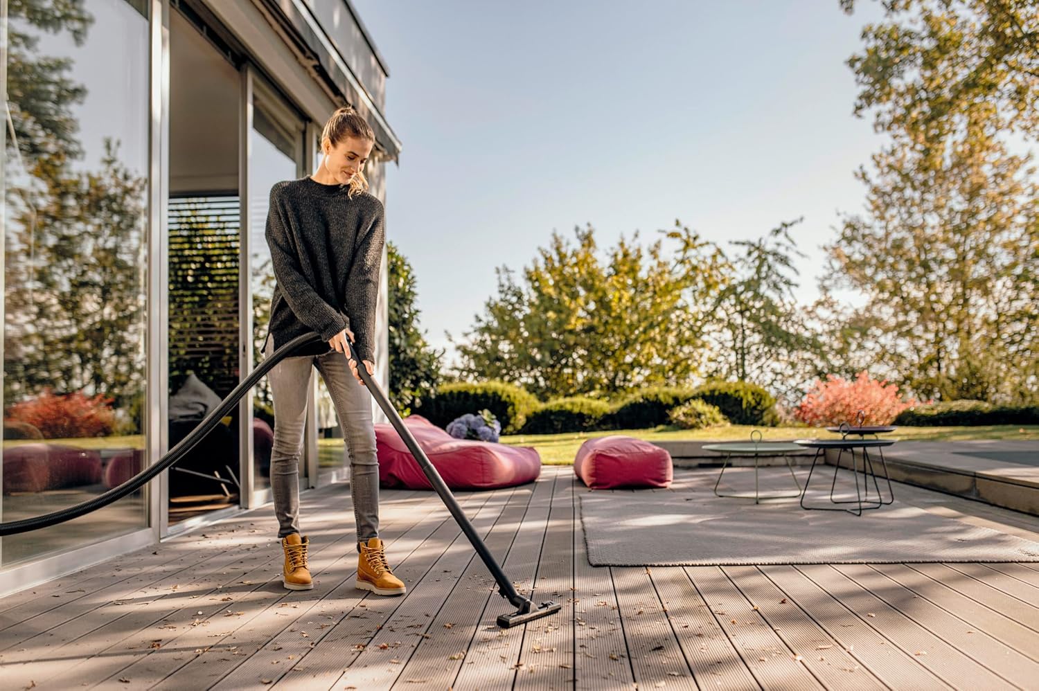 Detalle de Kärcher WD 2 Plus Wet & Dry Vacuum Cleaner — Steel 15 L with Blower Function