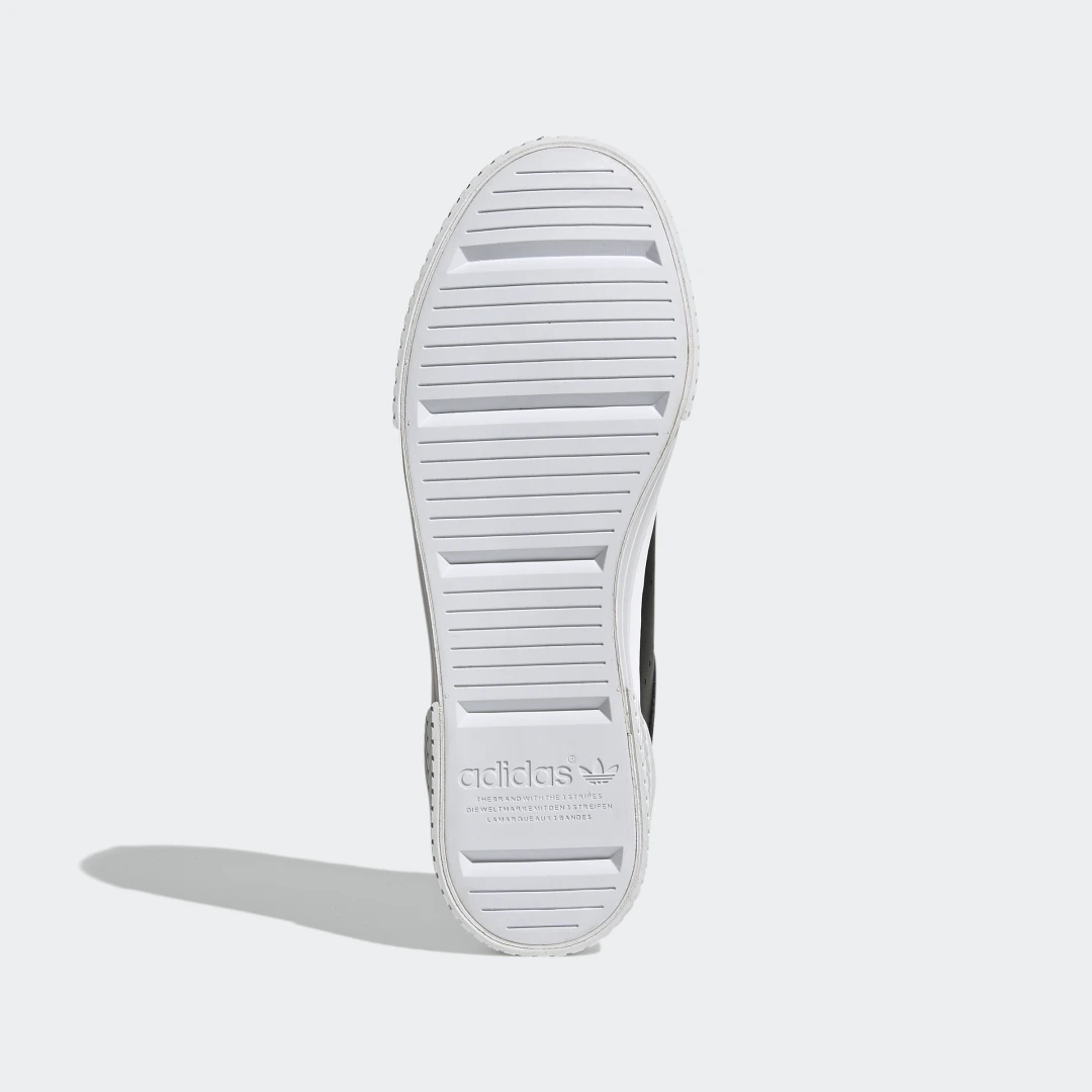 Detalle de Adidas Zapatilla Court Tourino – negro, versátil para cancha y uso casual