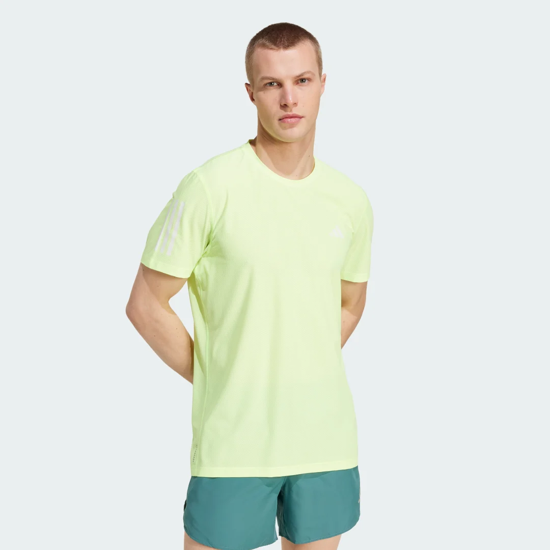 Detalle de Camiseta Own the Run de Adidas – Amarillo, para tus sesiones de running