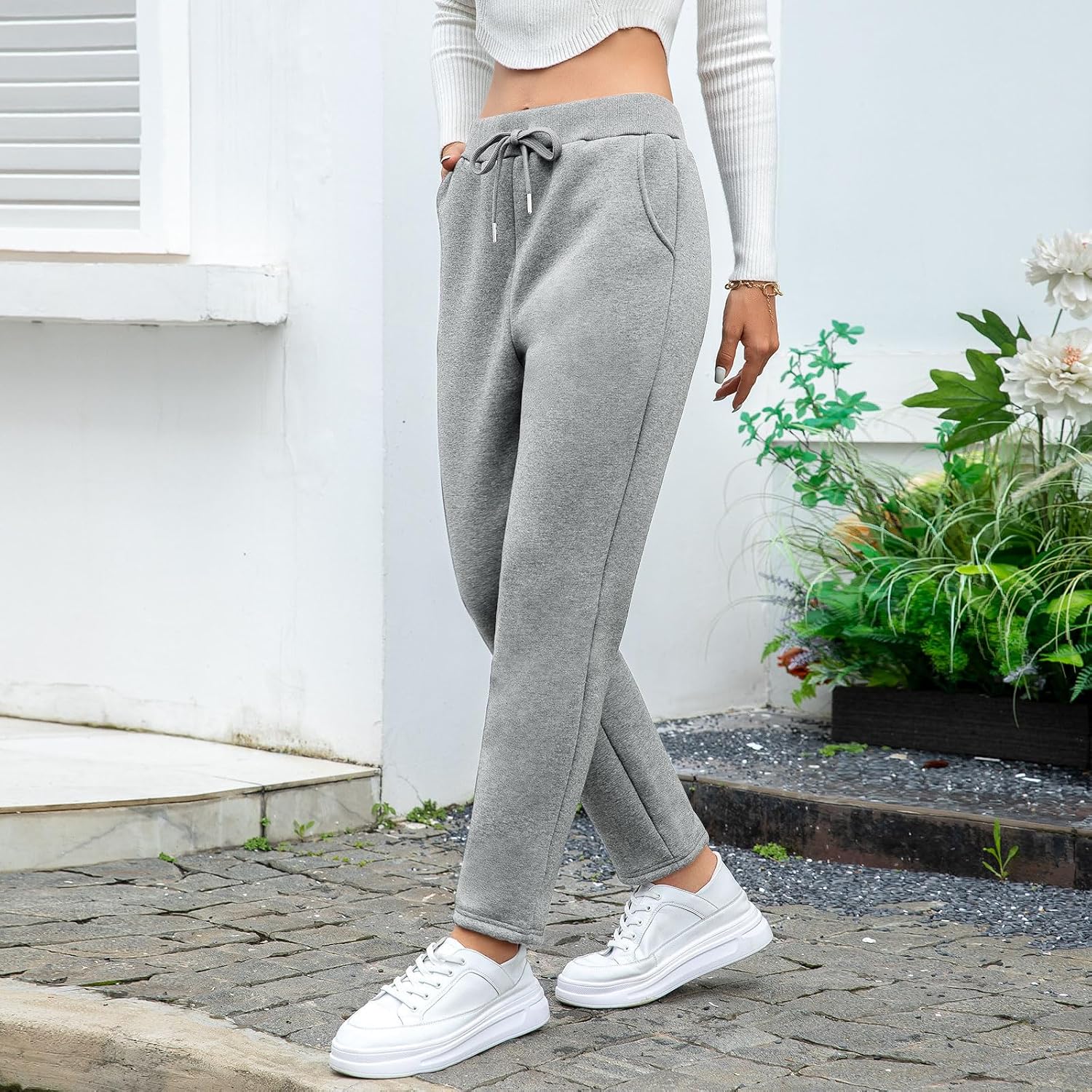 Detalle 2 de Vorvowry fleecefodrade joggingbyxor för kvinnor med sherpa-foder och fickor