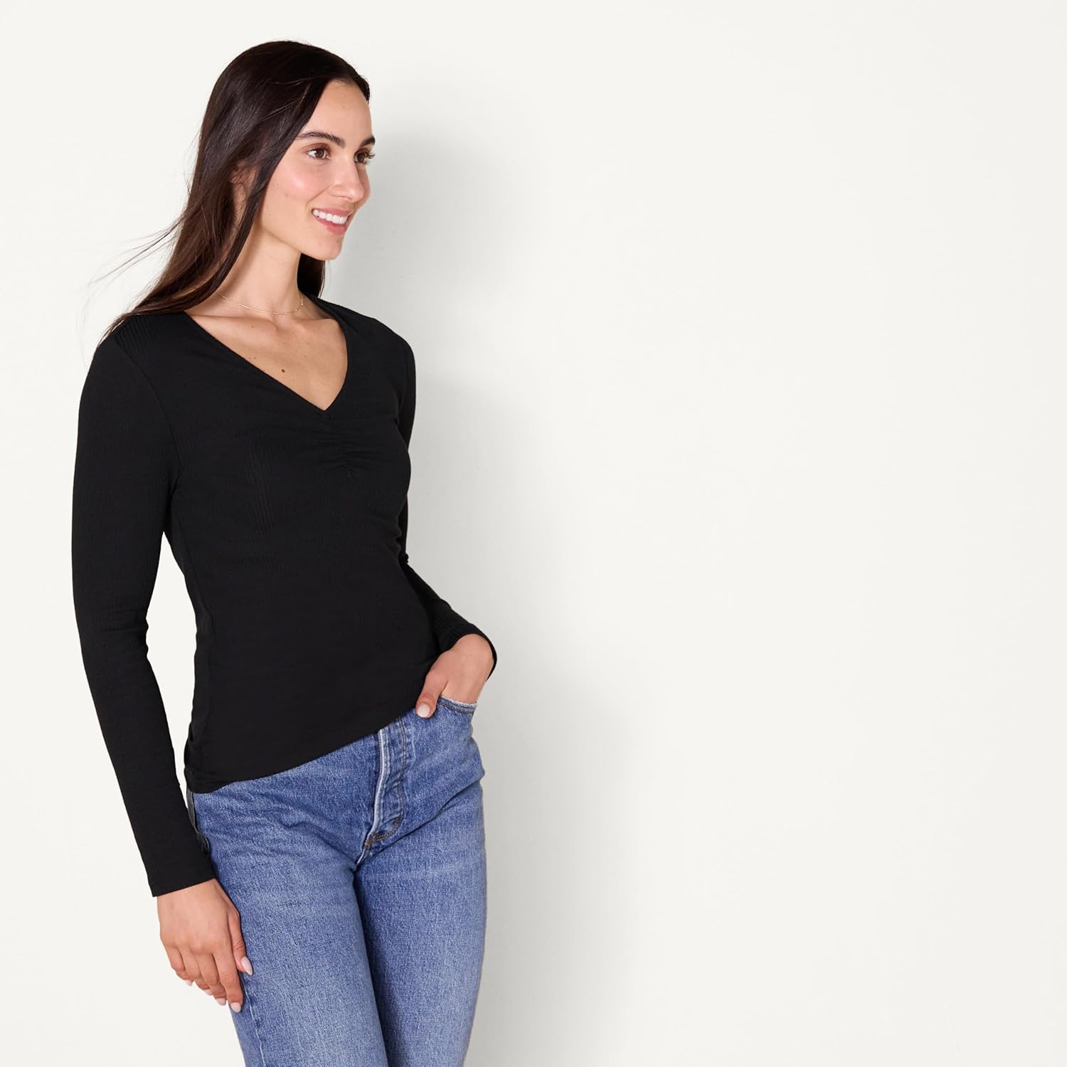 Thumbnail 1 de Langärmeliges, gerafftes Rippsstrick-T-Shirt für Damen mit V-Ausschnitt (Schmale Passform)