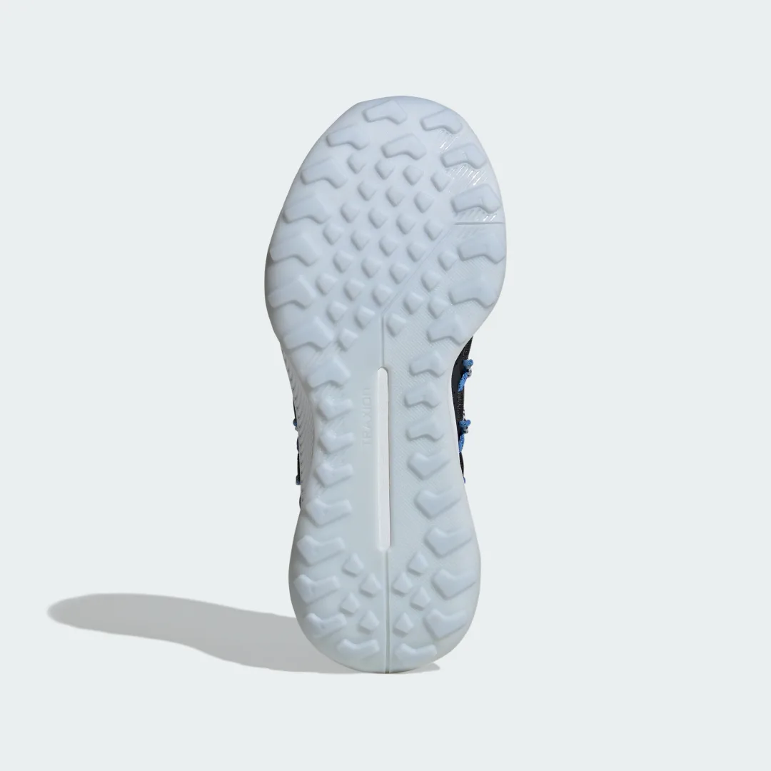 Detalle de Adidas Terrex Voyager 21 Travel en azul – zapatilla versátil para viajes