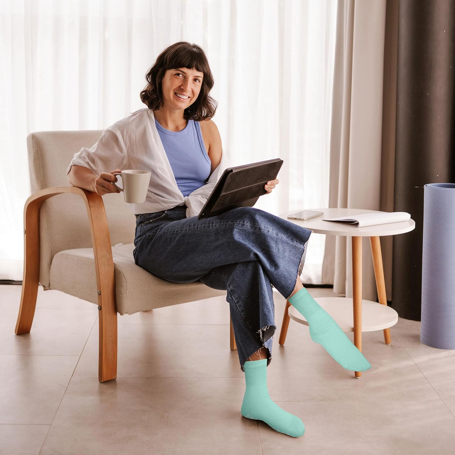Detalle 2 de PUTUO Chaussettes Antidérapantes pour Femme – 5 Paires en coton, revers élastique, antidérapantes