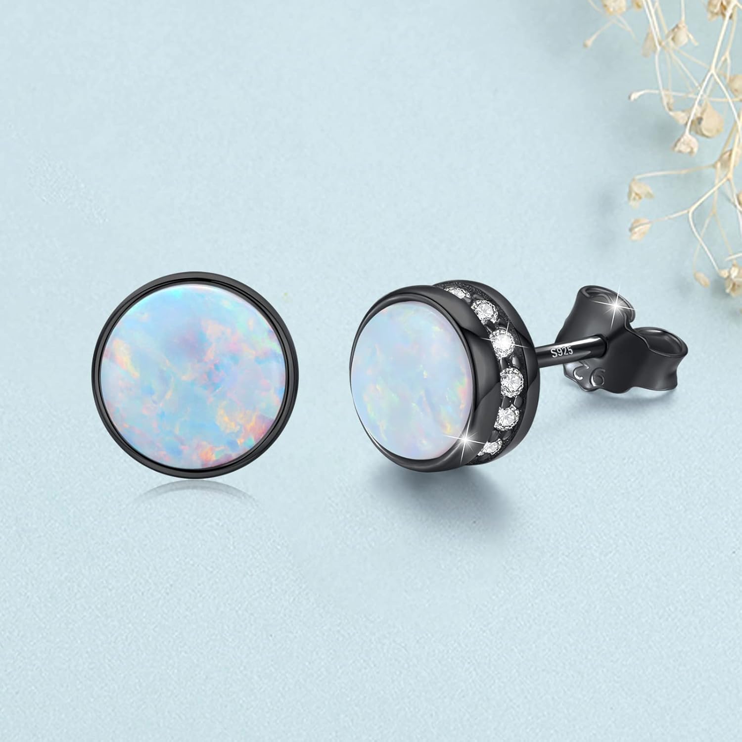 Detalle de Opal-Ohrstecker 7 mm aus 925 Sterling Silber – hypoallergen, milchiges Hellblau Opal mit Zirkonia