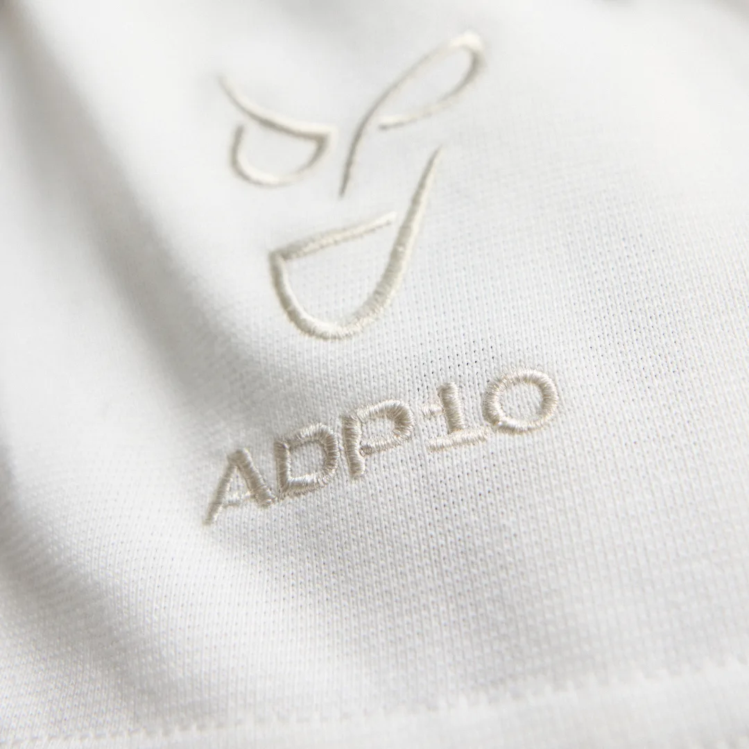 Detalle 2 de Camiseta Juventus FC Originals de Adidas — estilo y comodidad para fans del club