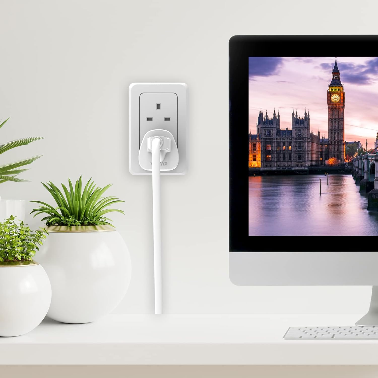 Thumbnail 6 de VINTAR US to UK Plug Adapter with 10A Fuse (Type A/B to Type G) – 1 Pack