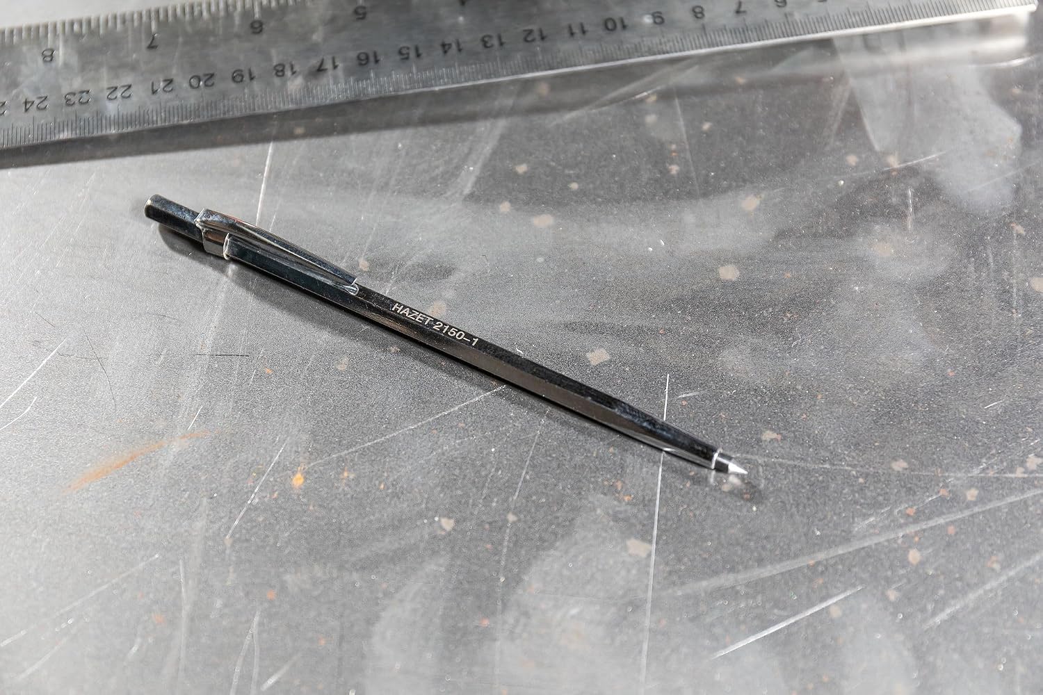 Detalle 2 de HAZET 2150-1 スクライバー 金属・各種素材用 超硬合金製先端 150mm・クリップ付き