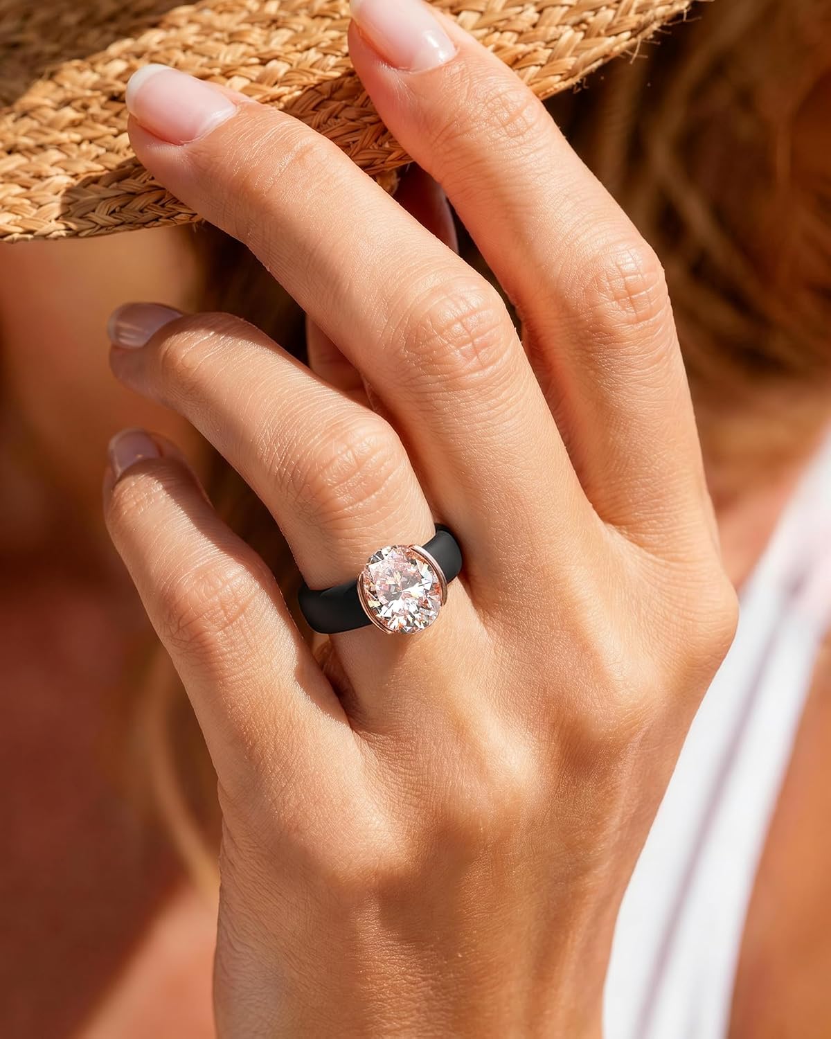 Detalle 2 de Egnaro Silicone Promise Ring with 11x8 mm CZ