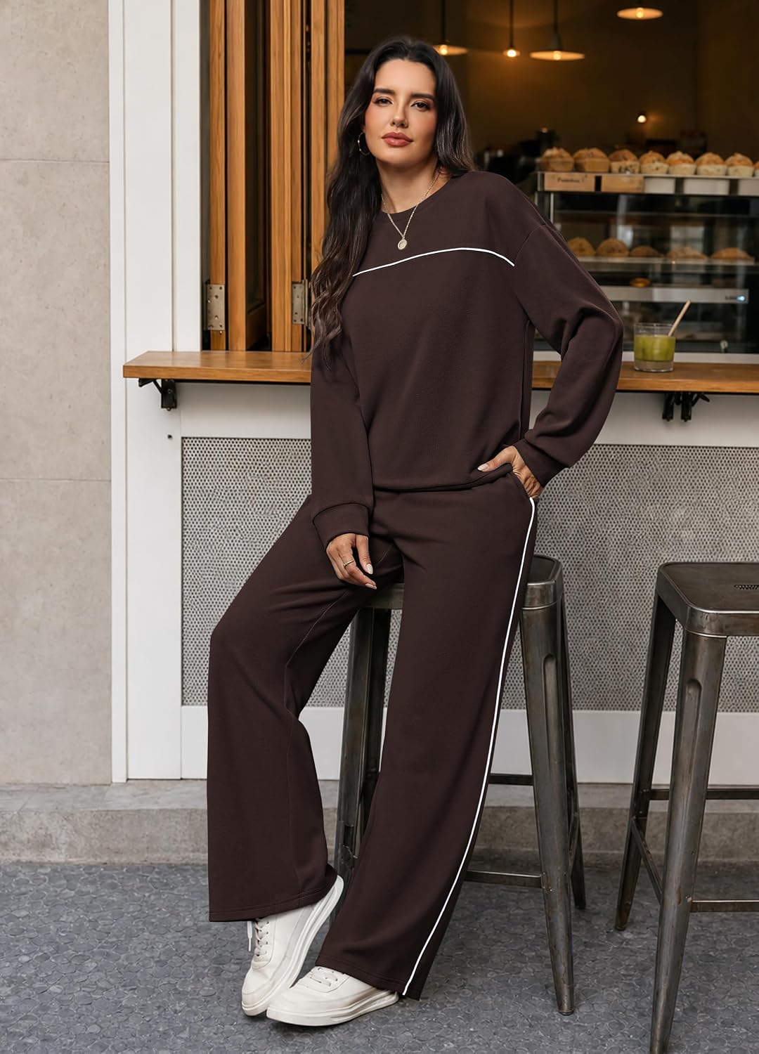 Detalle de OFEEFAN Women's Two-Piece Lounge Set with Contrast Piping and Wide-Leg Pants