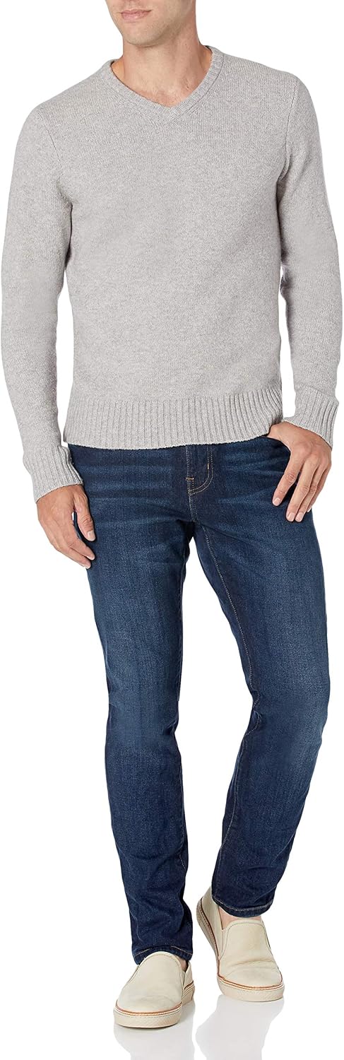 Thumbnail 4 de Amazon Essentials Men's Long-Sleeve Soft Touch V-Neck Jumper