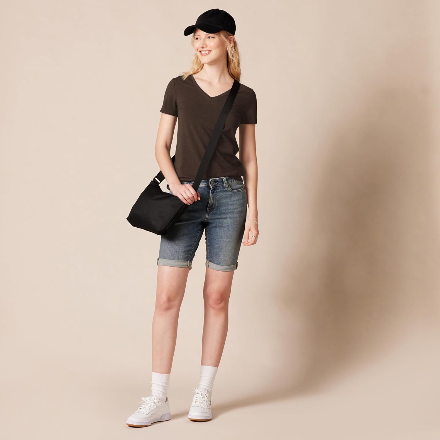 Thumbnail 4 de Amazon Essentials T-Shirt a Maniche con vestibilità Classica per Donna – Girocollo o V, confezioni multiple