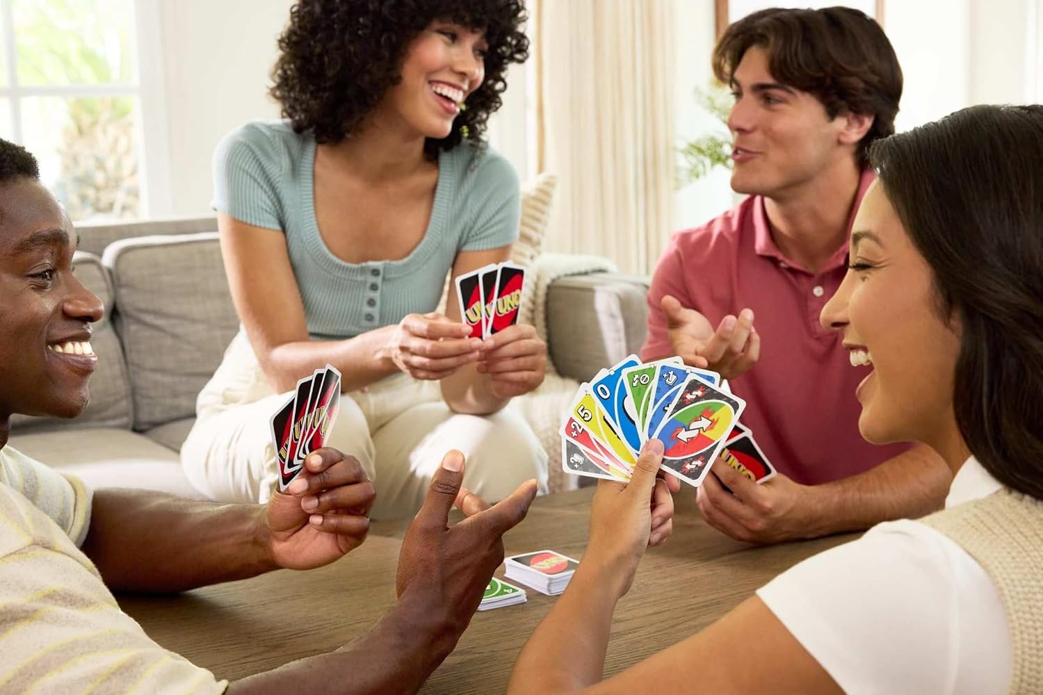 Detalle 2 de Mattel Games UNO Colección con Expansiones y Caja metálica 🃏