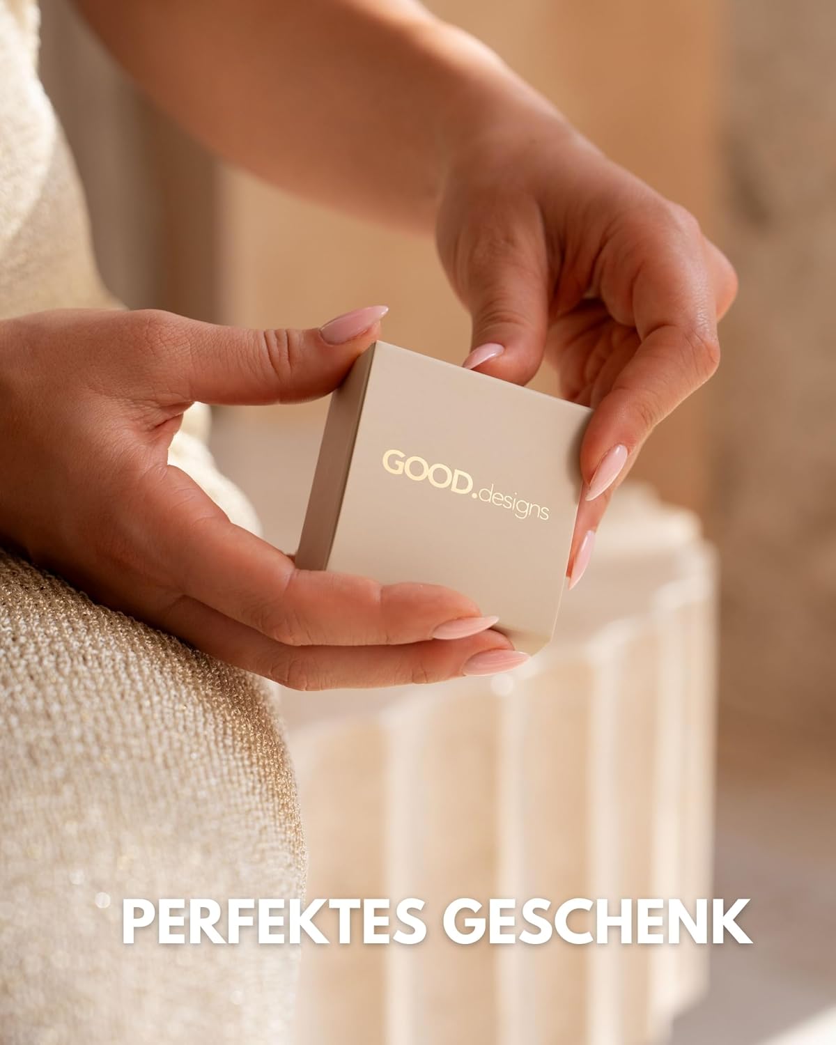 Detalle de GD GOOD.designs Damen-Ring verstellbar aus Edelstahl – wasserfest, Doppelring offen in Gold-Optik – inkl. Geschenkbox
