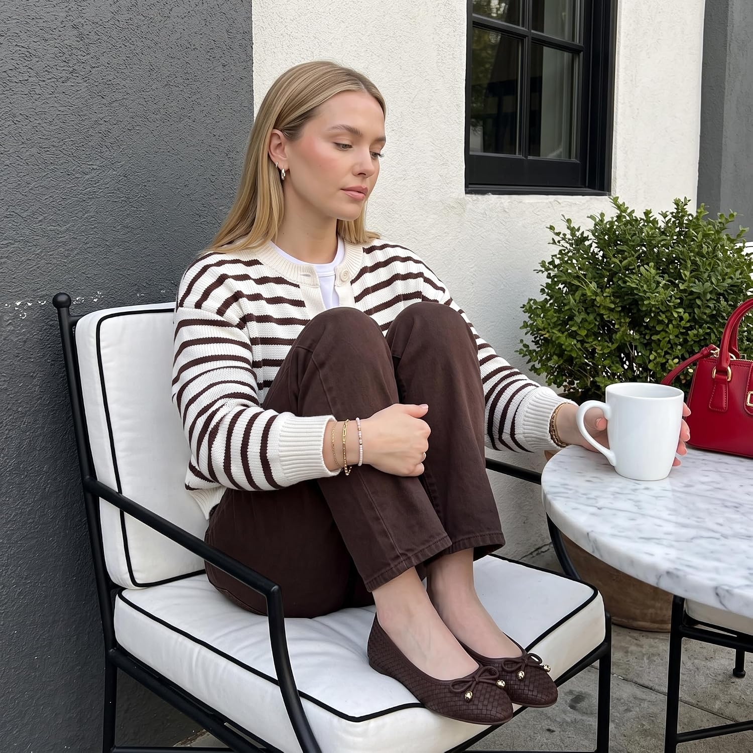 Detalle de CUSHIONAIRE Woven Ballet Flats