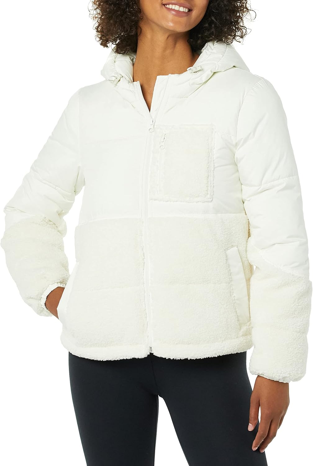 Thumbnail 6 de Amazon Essentials Donna Piumino Sherpa con Cappuccio e Cerniera Integrale: calore morbido e look casual