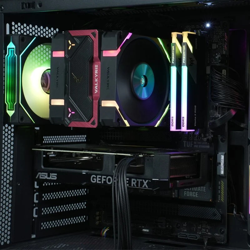 Thumbnail 1 de Epical-q Little Piluton Ryzen 5 7500f 16 GB RTX 5060