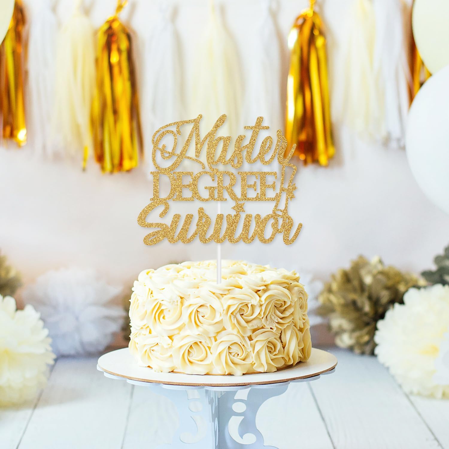 Detalle 2 de Jenrtvis Master Degree Survivor Cake Topper, Gold Glitter Class of 2026