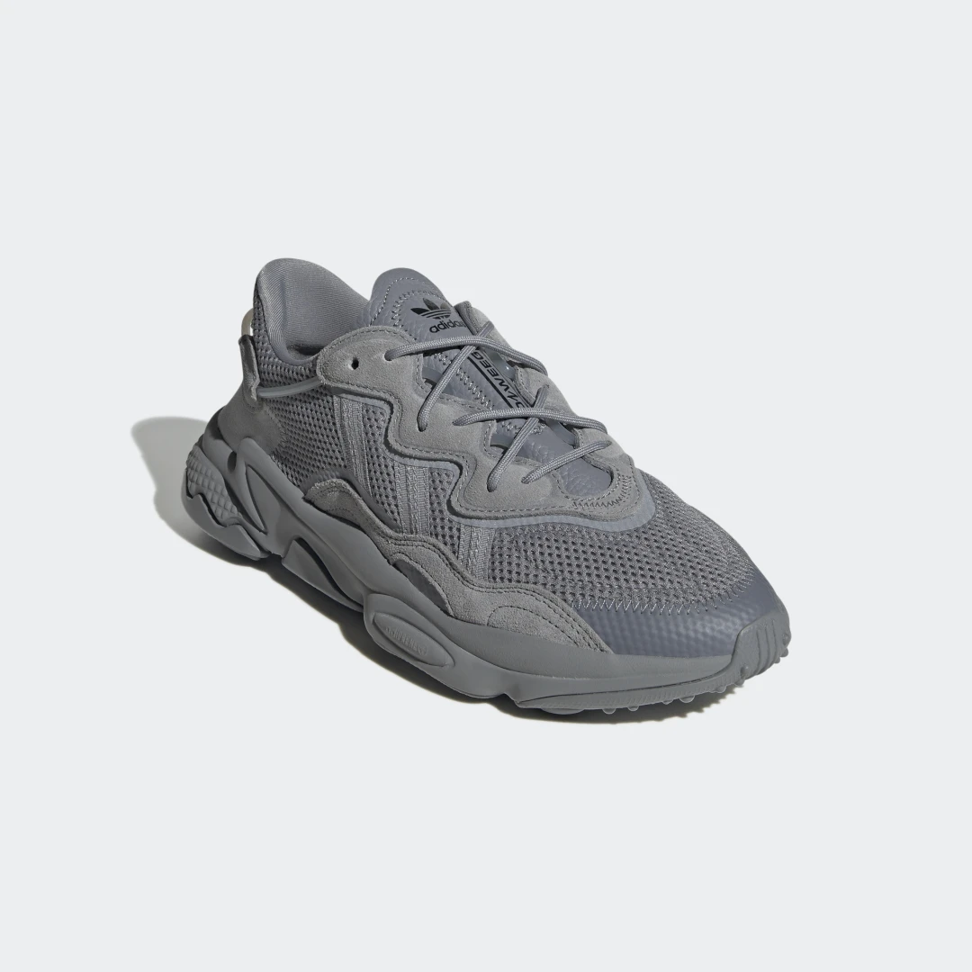 Detalle de Adidas Zapatilla OZWEEGO en gris
