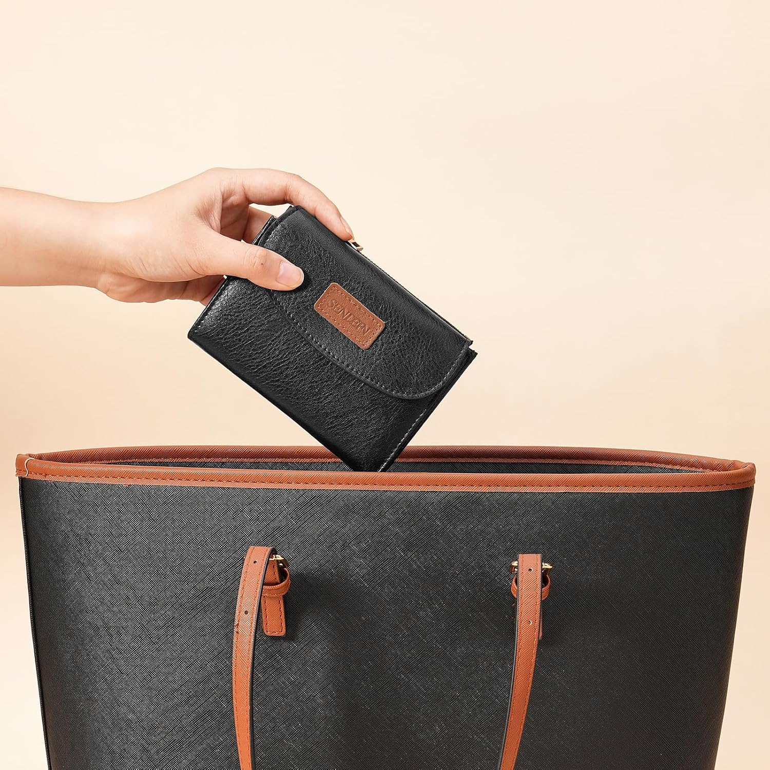 Thumbnail 6 de SENDEFN Women’s Cow Print Vegan Leather Bifold Wallet with RFID Blocking and Zipper Coin Pocket