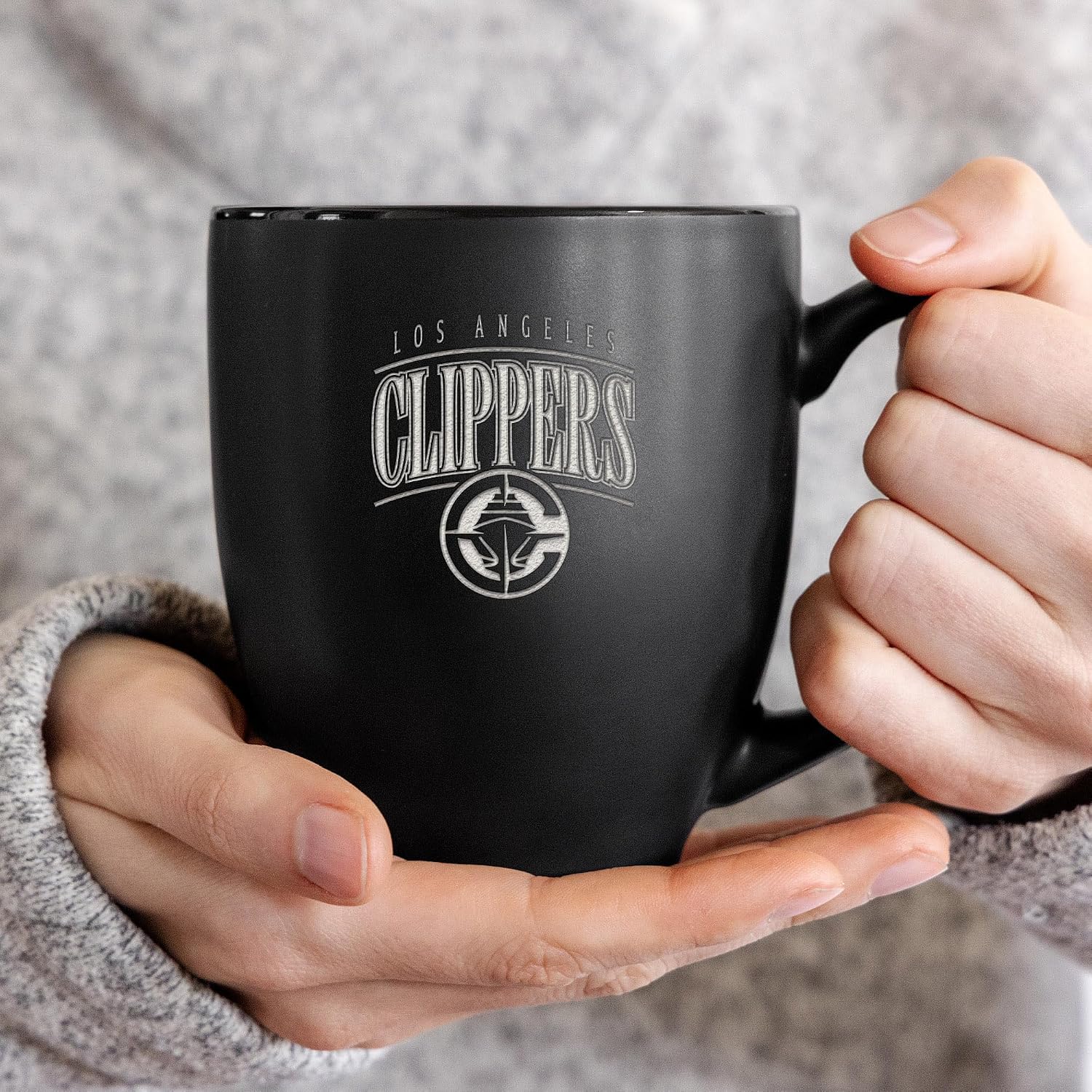 Detalle 2 de Rico Industries NBA Basketball 15oz Matte Black Ceramic Bistro Mug (Hot or Cold) – Dishwasher & Microwave Safe