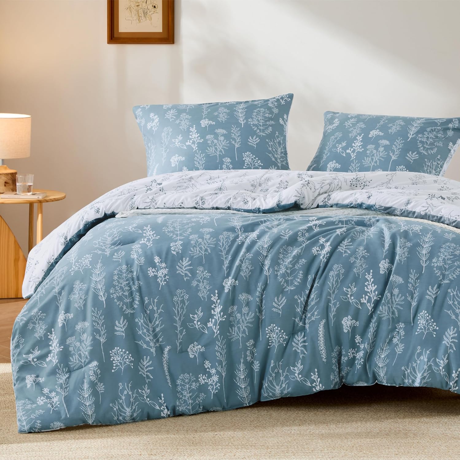 Detalle de Bedsure Bettdecke 135x200 mit Kissenbezug 80x80 – 2-teiliges Set für Allergiker, Taubenblau, 4 Jahreszeiten
