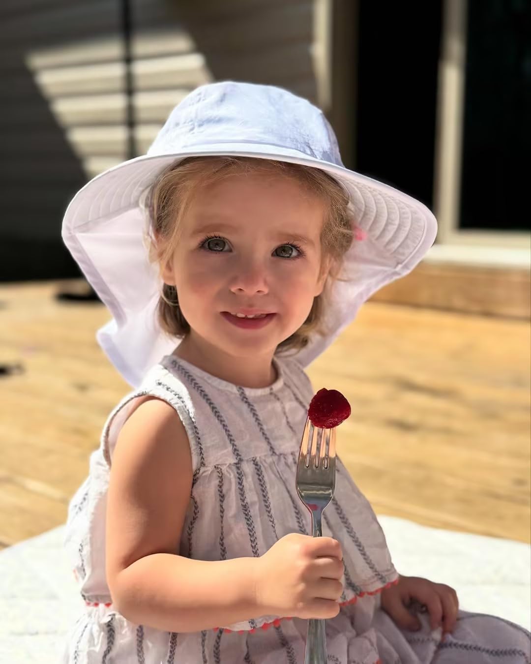 Thumbnail 1 de Toddler & Kids Adjustable Sun Hat with Bucket Brim and Neck Flap (Age 0–14)