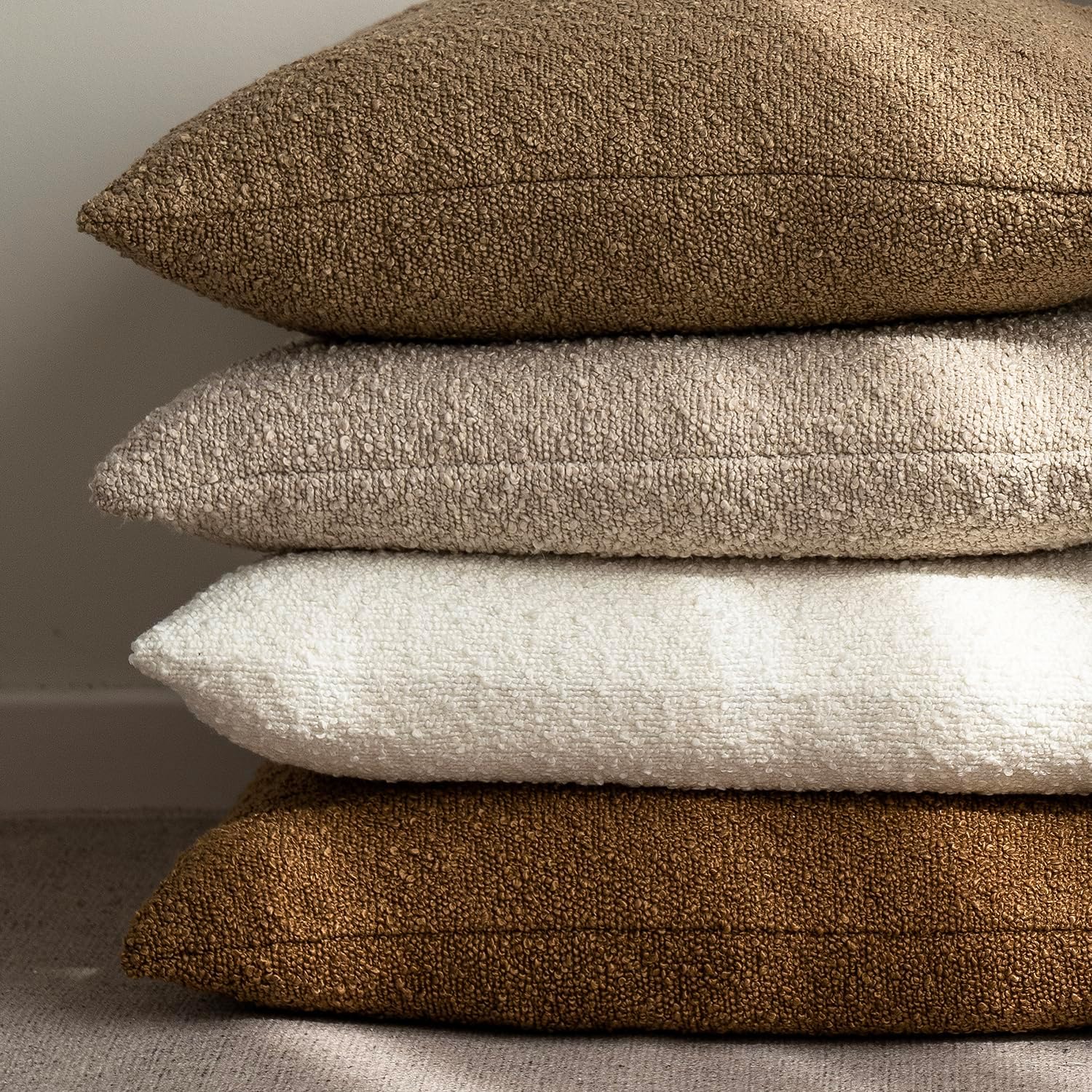 Detalle de Foindtower 2-Pack Bouclé Throw Pillow Covers, 24 x 24 in, White
