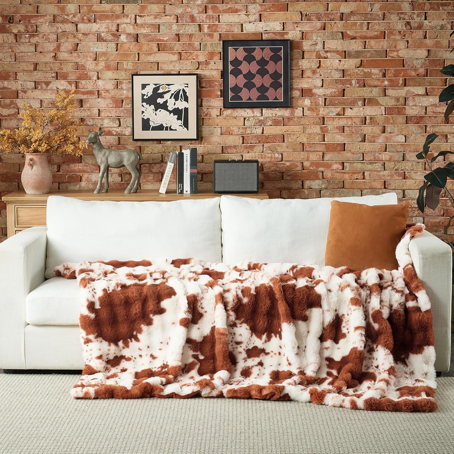 Detalle 2 de Lotus Karen Faux Fur Throw Blanket, 90 x 90 Inches, Light Brown Cow Print