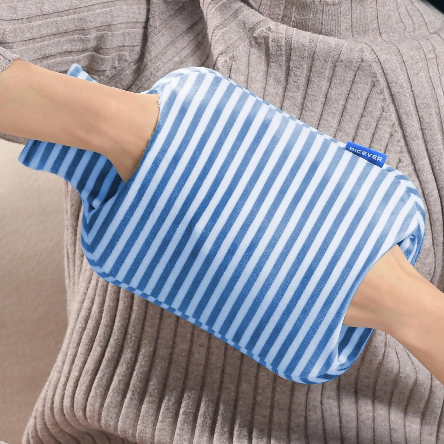Detalle de DICEVER 2 L Hot Water Bottle with Cover, Hand Pocket and Hot or Cold Use
