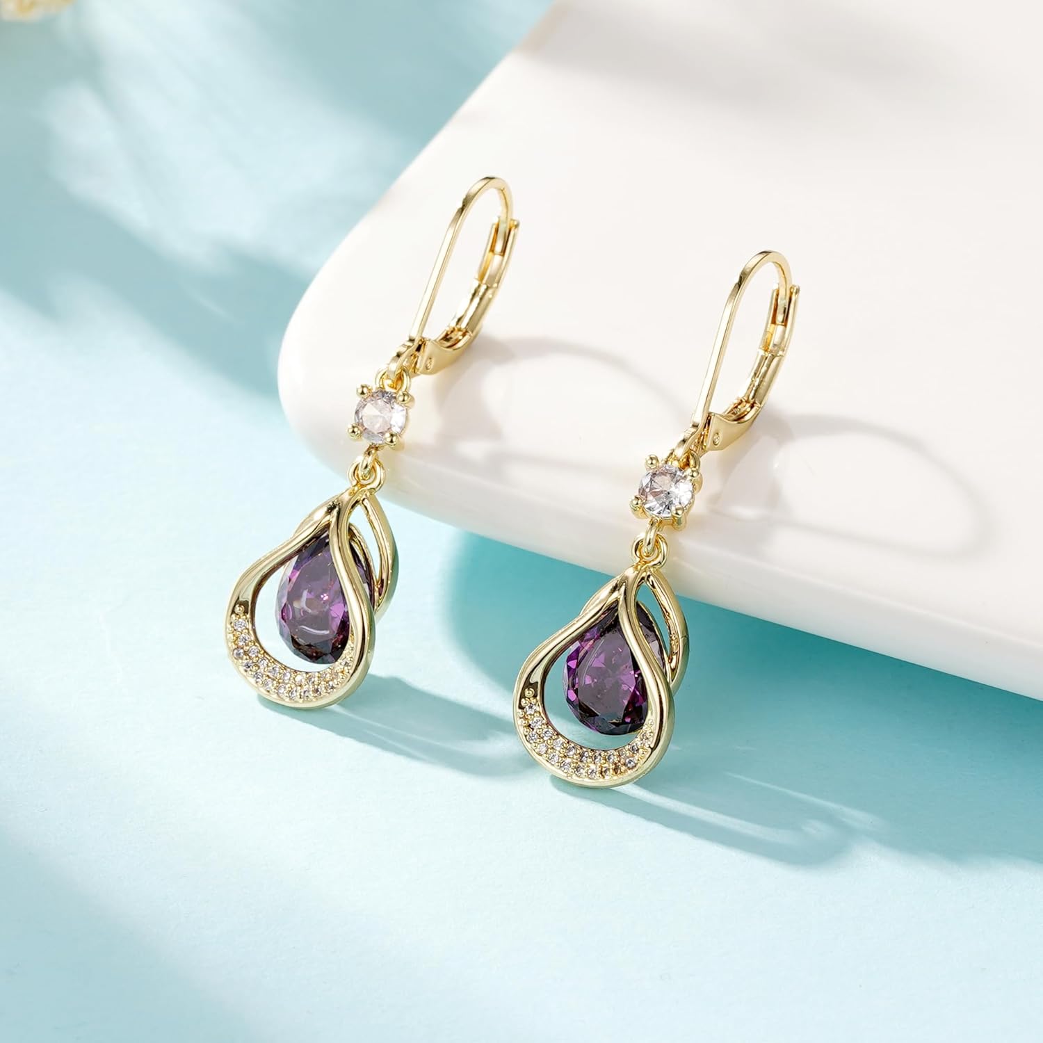 Detalle 2 de Amethyst Geburtstags-Ohrschmuck 14K Gold