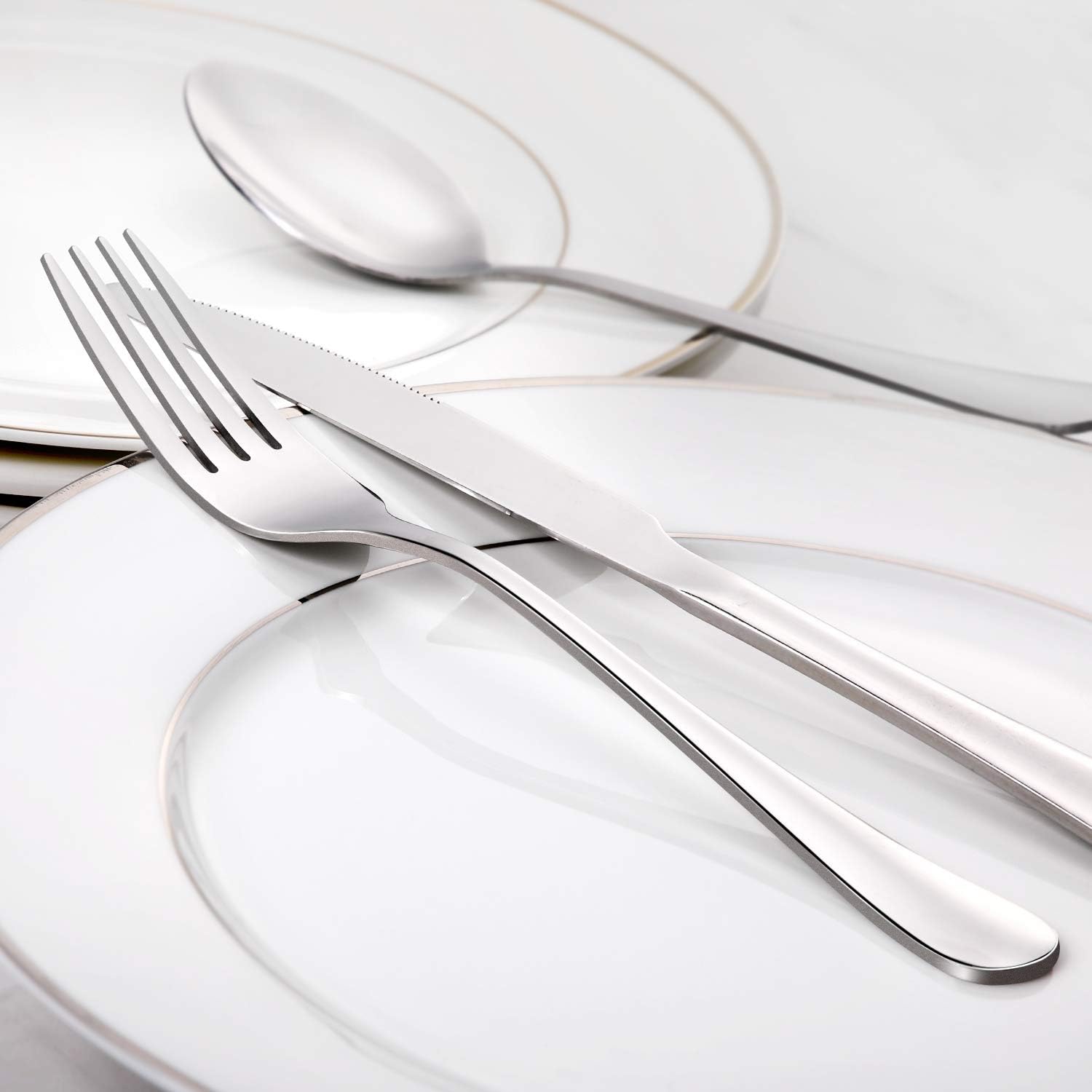 Detalle 2 de Hiware 18/8 Stainless Steel Dinner Forks Set (12-Piece, Mirror Polished) — 8 Inches