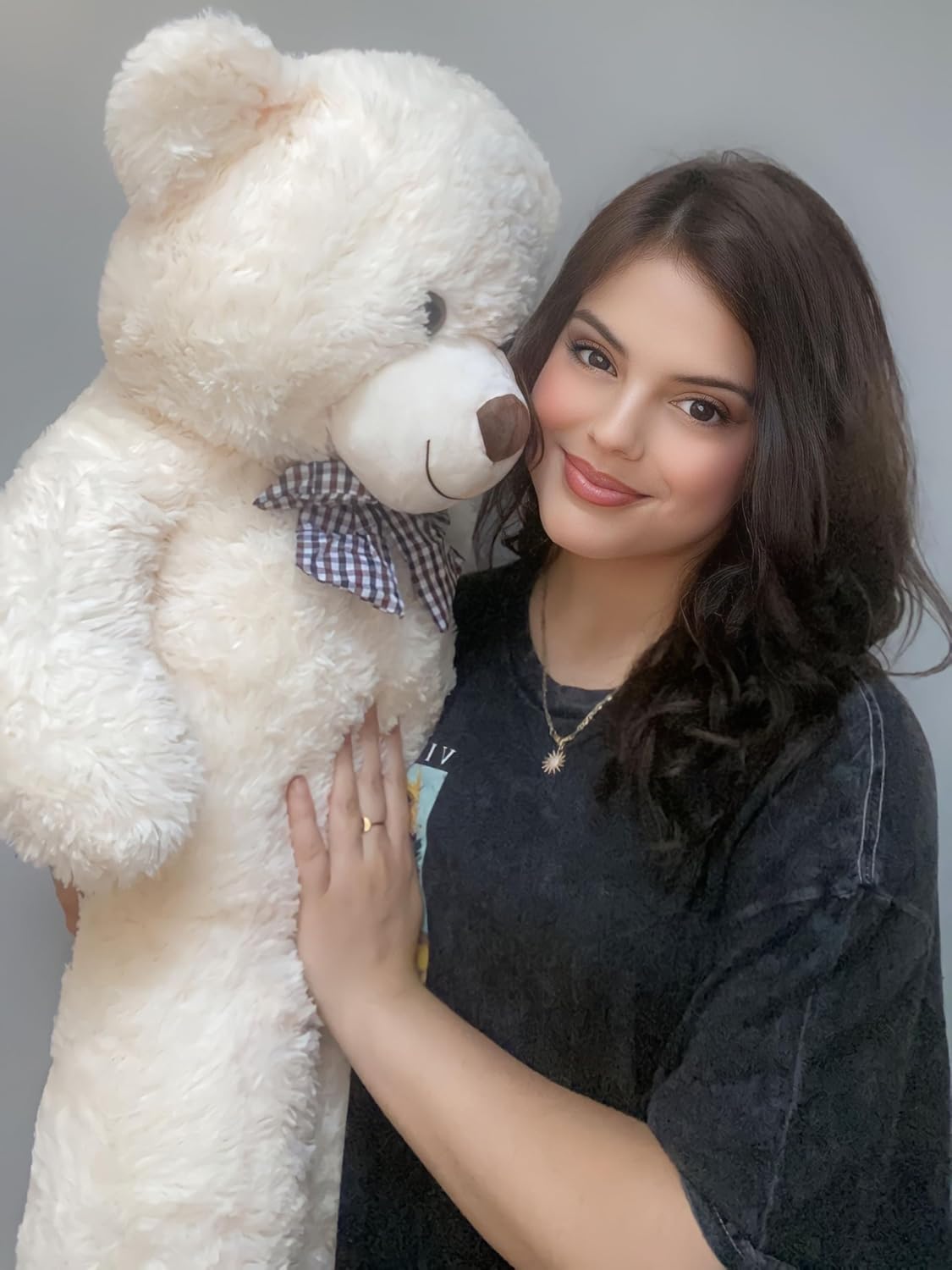 Detalle 2 de MorisMos 39-Inch Large White Teddy Bear: Giant Plush Friend for Every Occasion