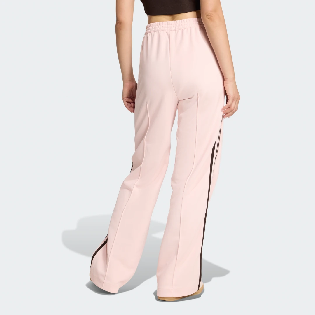 Thumbnail 1 de PANTALÓN CLASSIC de Adidas en Rosa – comodidad y estilo para el día a día