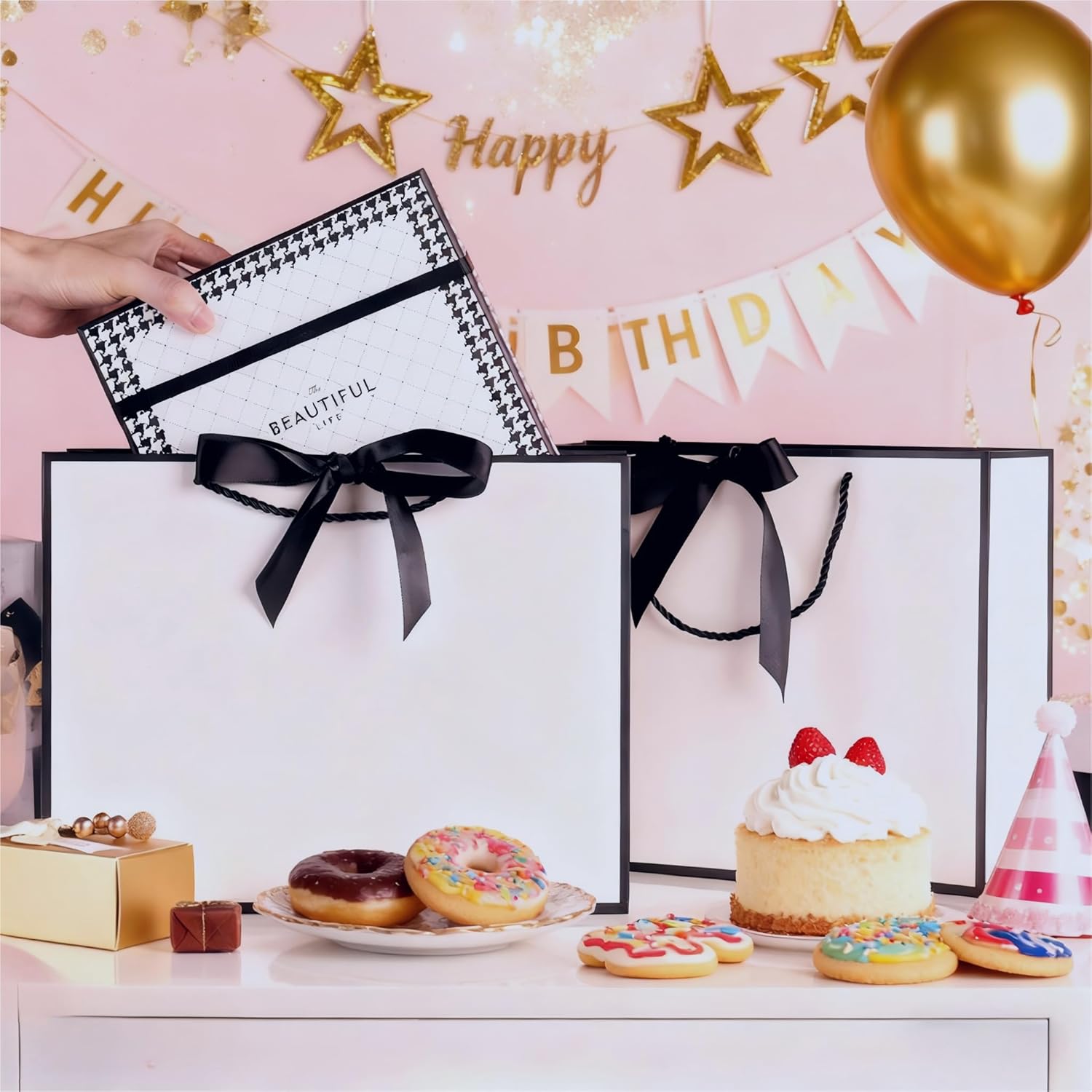 Detalle de Gift Bags for Presents – 10 Pcs White & Black Gift Bags with Bows