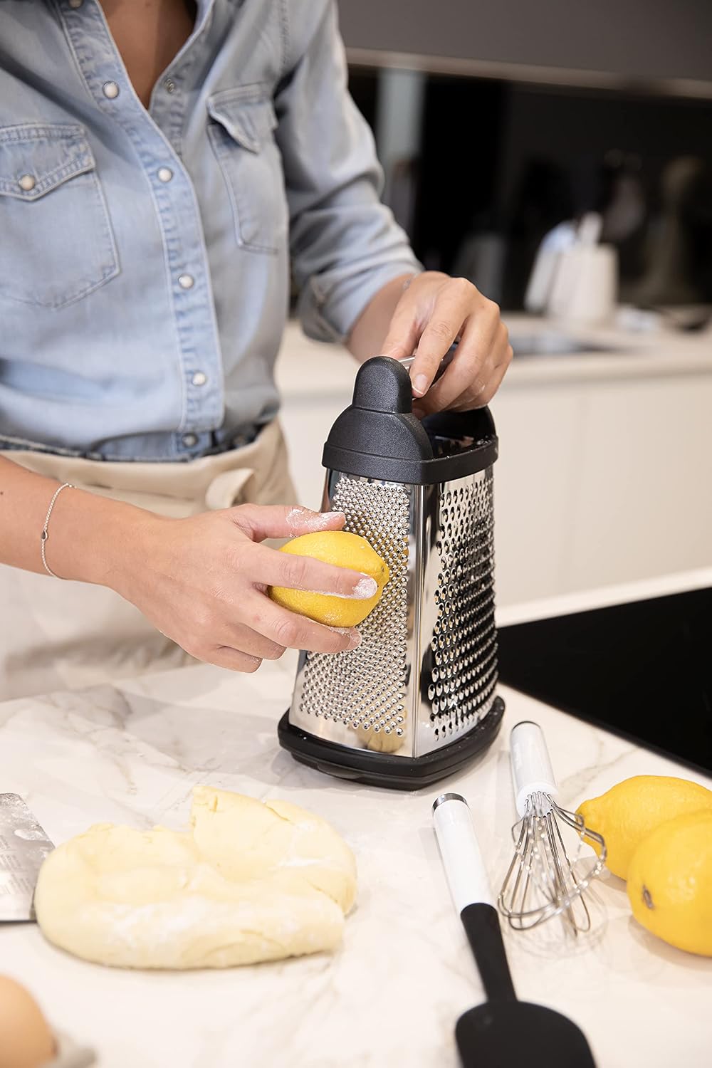 Thumbnail 6 de KitchenAid blokrasp voor kaas met vier raspvlakken en opvangbak
